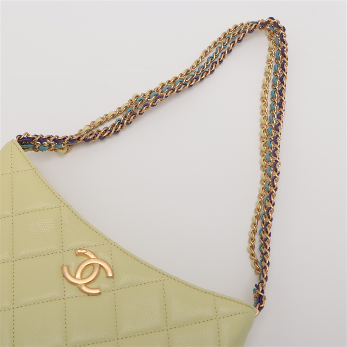 ゴールドの持ち手が華やか★【CHANEL】ショルダー バッグ コンパクトでお洒落♪】CHANEL☆チェーン クラッチバッグ