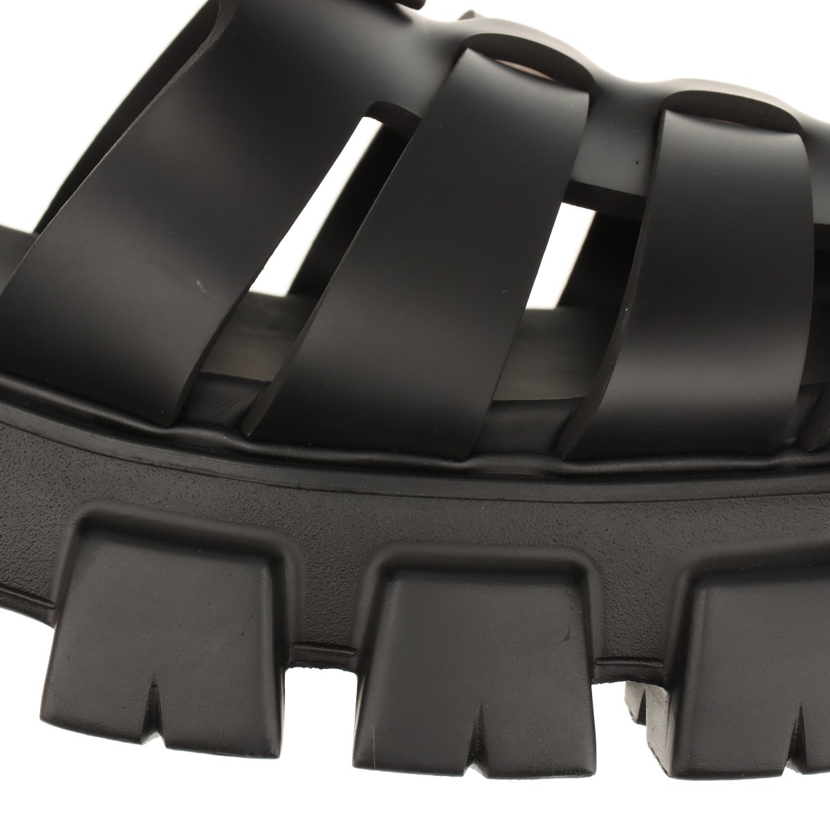 【日本入手困難】プラダ Monolith rubber sandals サンダル Prada Monolith Rubber Sandals | Saks Fifth Avenue