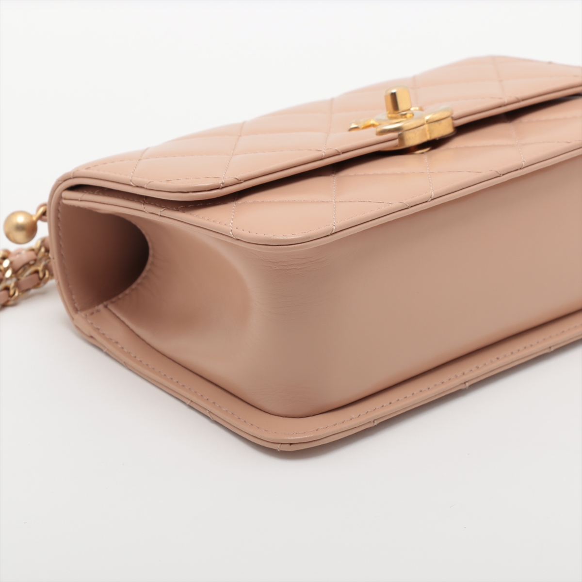 Chanel Matelasse Lambskin Chain Shoulder Bag Beige Gold
