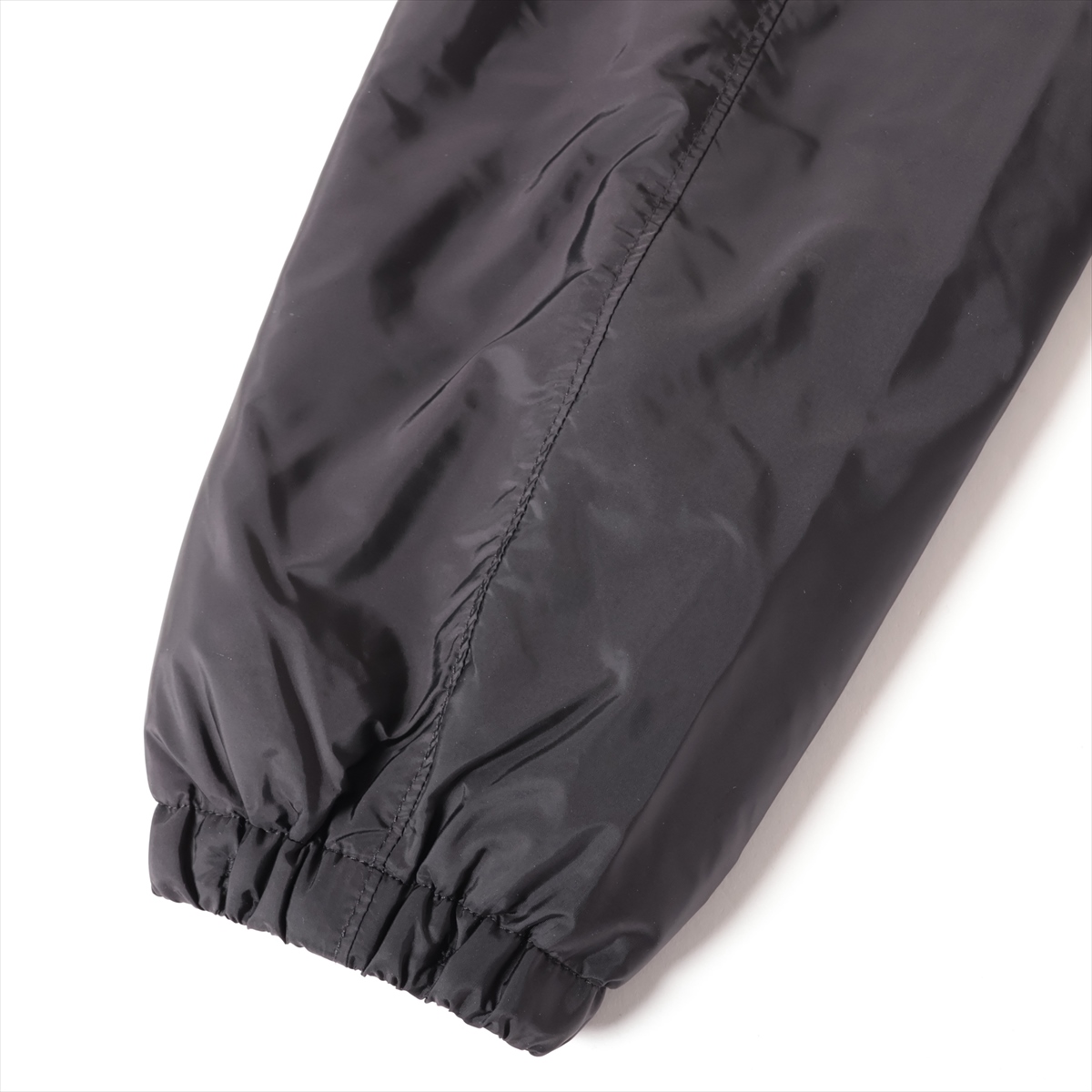【定価約30万円】PRADA REKILON ナイロンジャケット 48 Prada Re-Nylon Raincoat | Saks Fifth Avenue