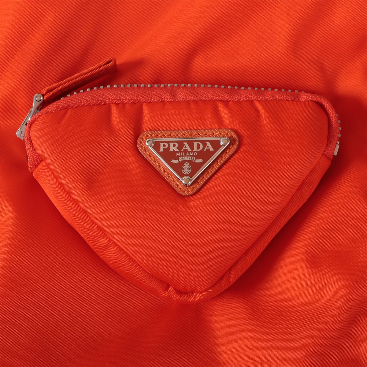 【希少】PRADA Re-Nylon ロゴ入り レインコート オレンジ プラダ Re Nylon リ ナイロン 22年 ナイロン ロングコート S