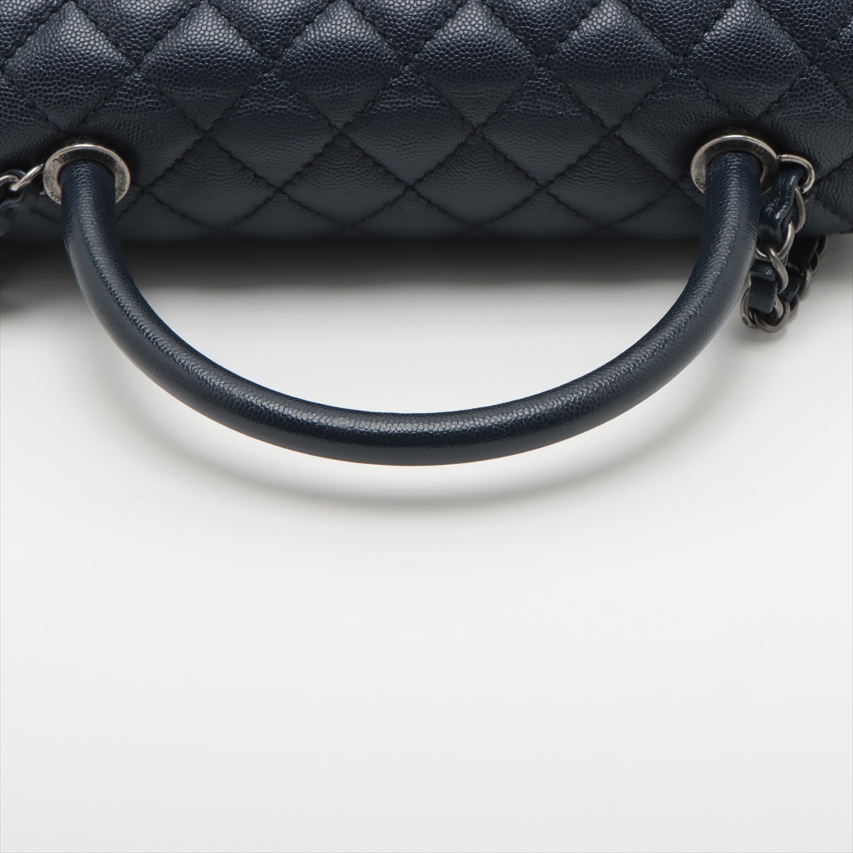 【艶感溢れるダークネイビー】CHANEL★スリングバック 多幸感溢れるシャイニーカラー。シャネルから麗しい煌めきを