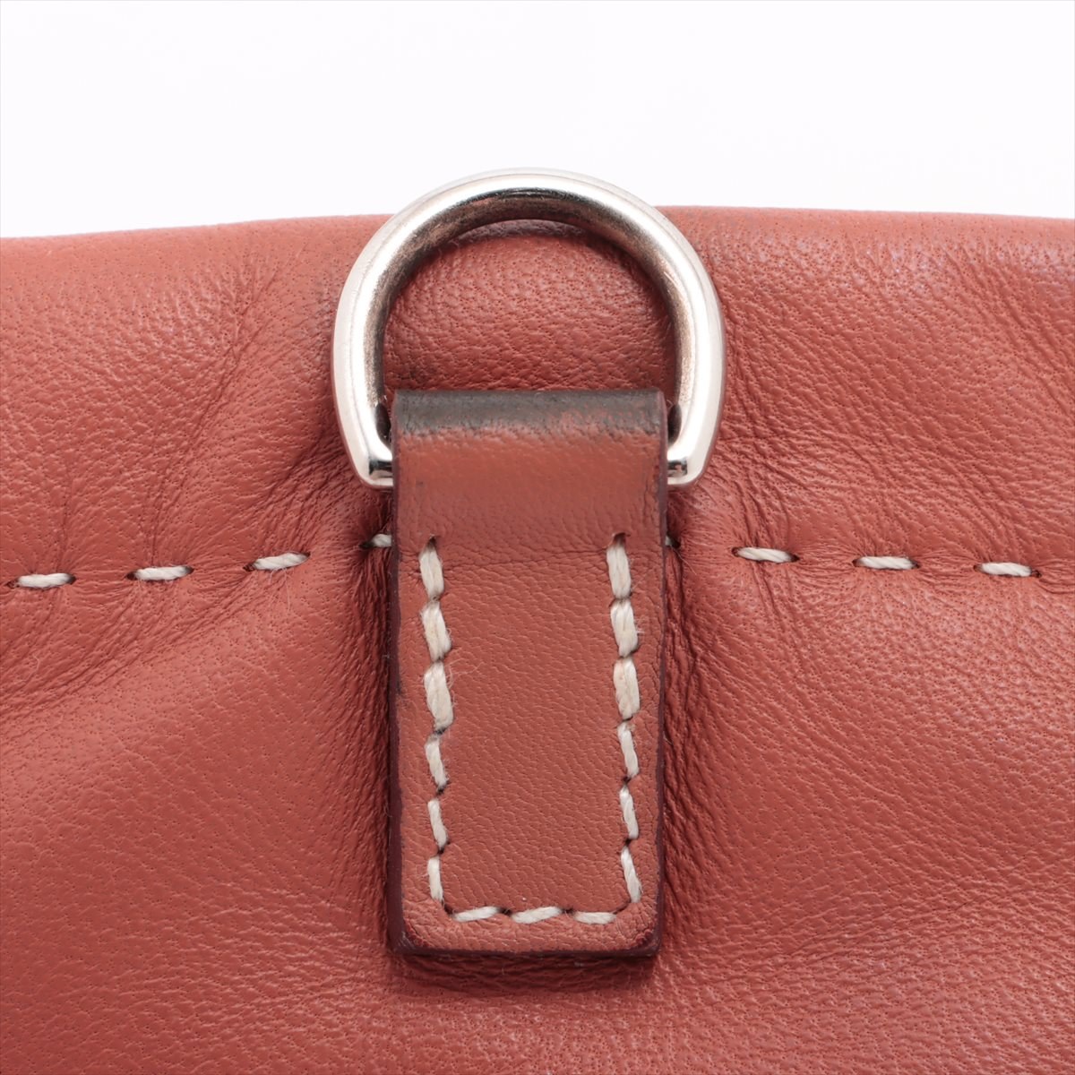 HERMES エルメス ピロ スマートフォンケース ふわふわした感触がたまらない！エルメス「ピロ」のポーチ