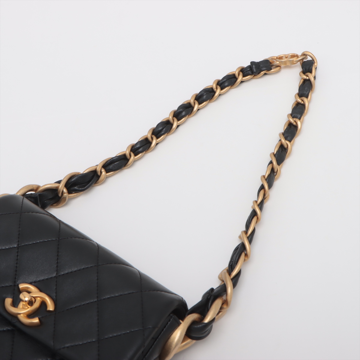 CHANEL ラムスキン マトラッセ23 Wフラップ チェーンショルダー