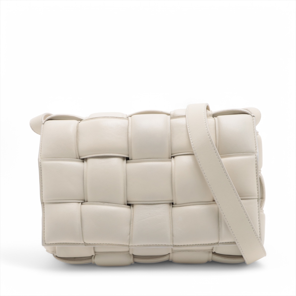 ボッテガヴェネタ マキシイントレチャート パデッドカセット レザー  