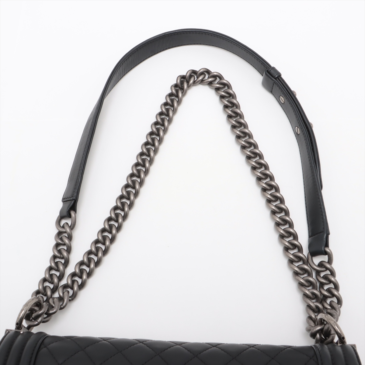 【CHANEL】Chanel boy 25 ★シャネル【ランク:A】 Chanel BOY CHANEL 25 Lambskin Chain Shoulder Bag Black