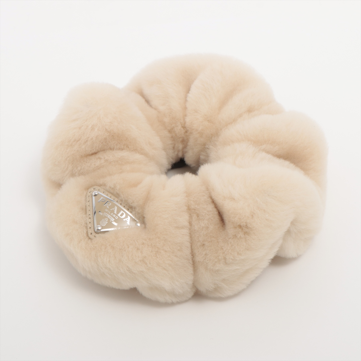 PRADA ファーシュシュ クリーム色 PRADA シュシュファー