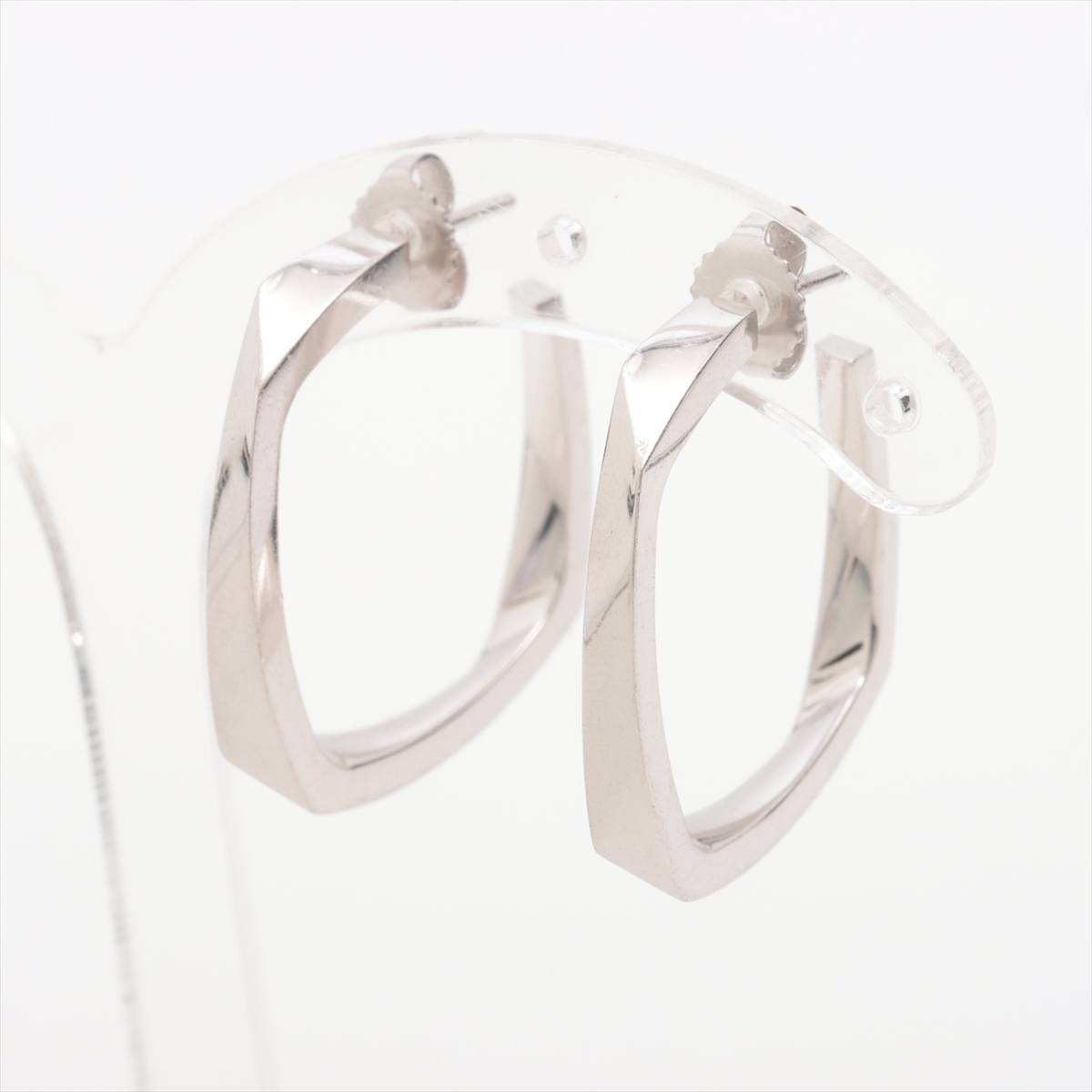 ティファニー、揺れるトルクピアス ティファニー、揺れるトルクピアス