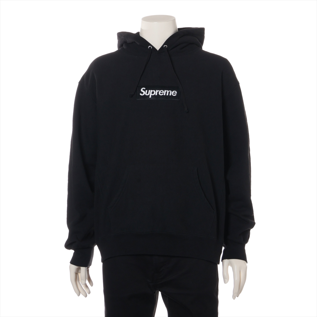 5万ほどで購入　SUPREME ブラックパーカー フード付き Supreme フード付きパーカー 黒