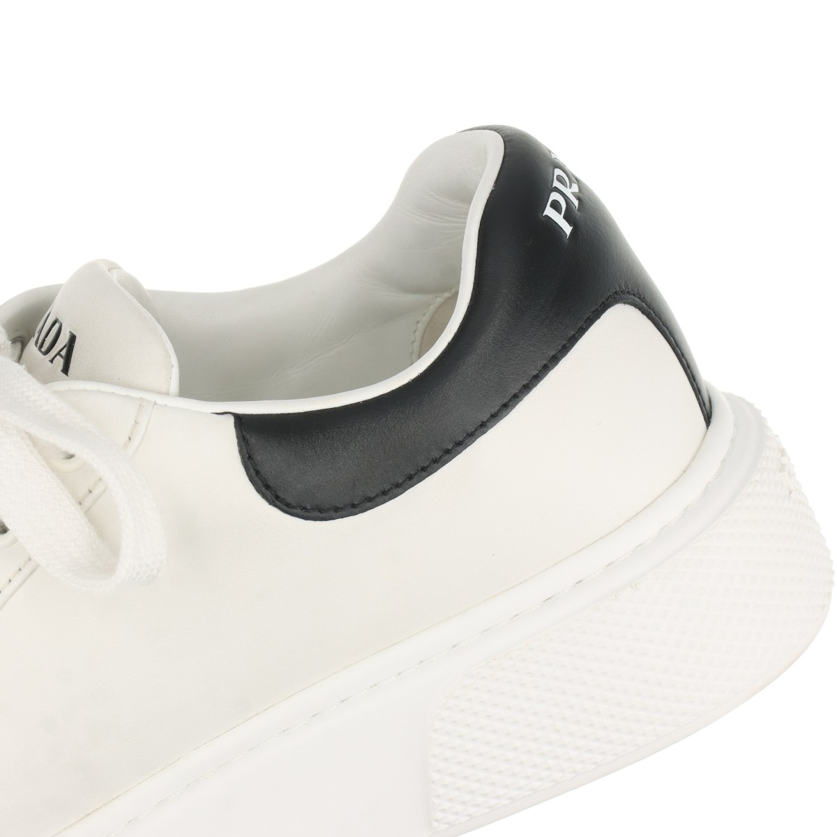PRADA - PRADA(プラダ) スニーカー 37 レディース - 白 レザーの