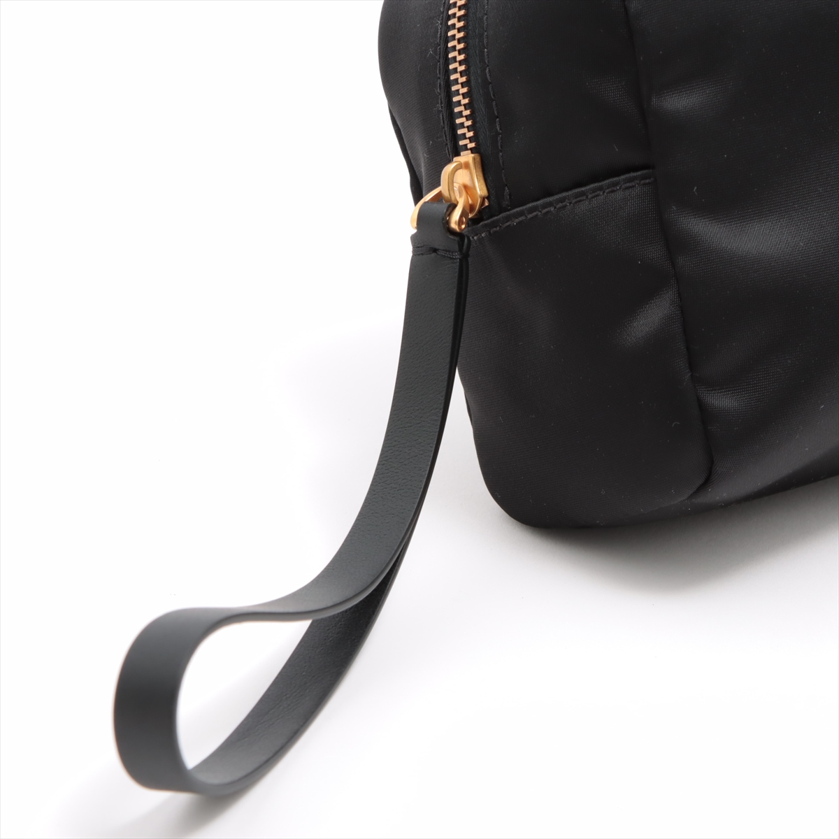ヴァレンティノ Vロゴ ブラック ポーチ ナイロン A3662345｜中古