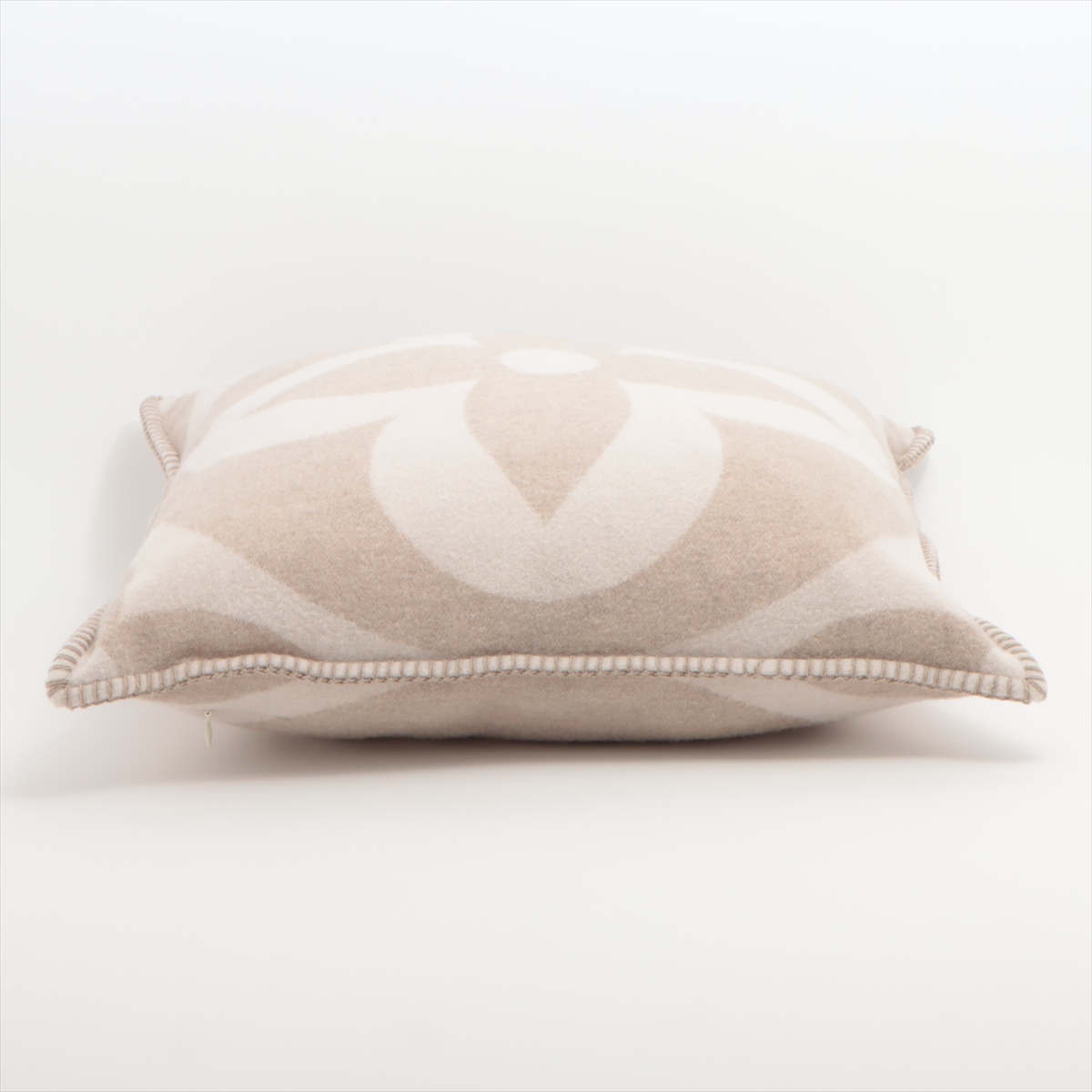 ヴィトン M79278 クッション LV メダリオン FF3273 クッション
