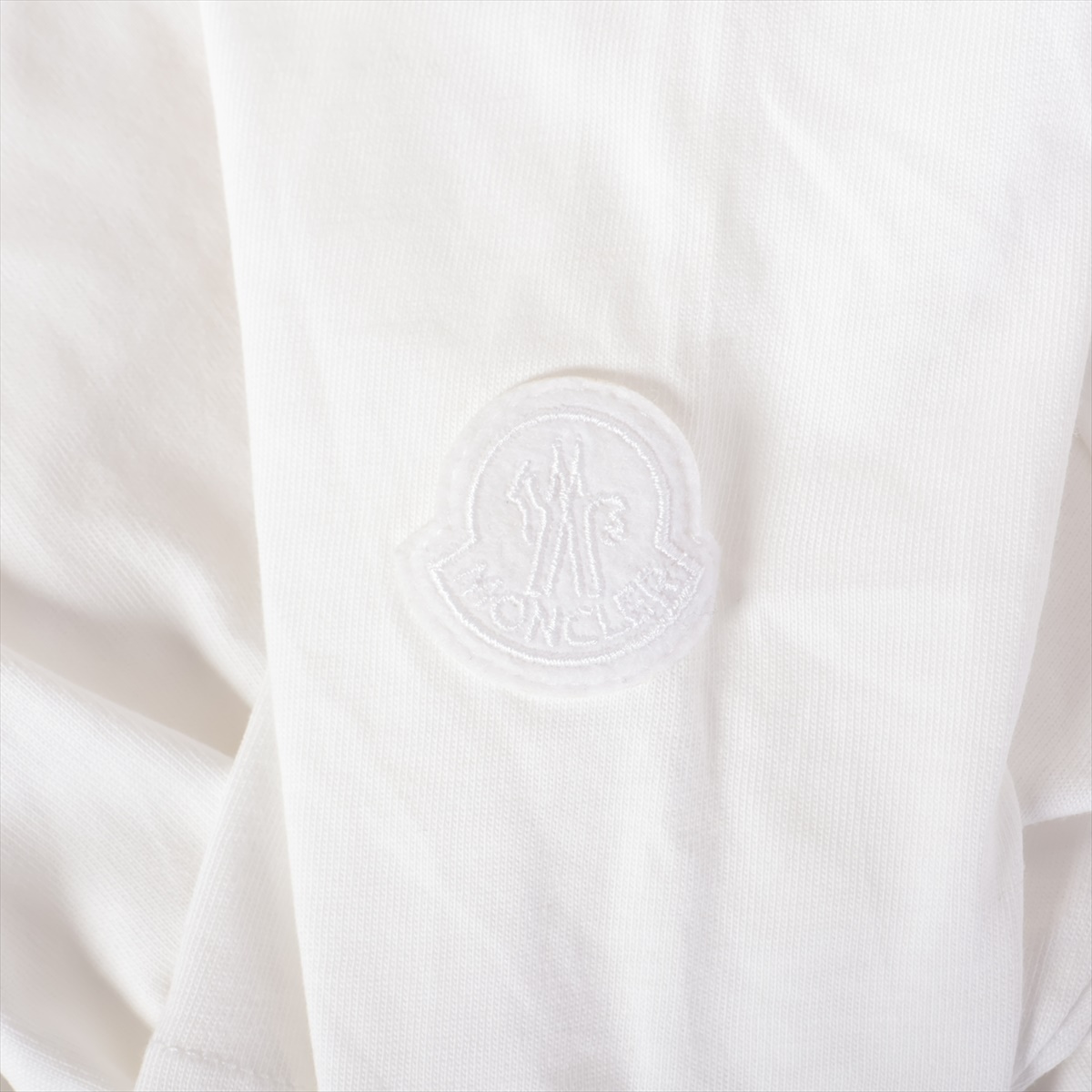 ［新品同様］MONCLER 2023ホワイト ワイシャツ　シャツ長袖　4S459 新品同様］MONCLER 2023ホワイト ワイシャツ シャツ長袖 4S459