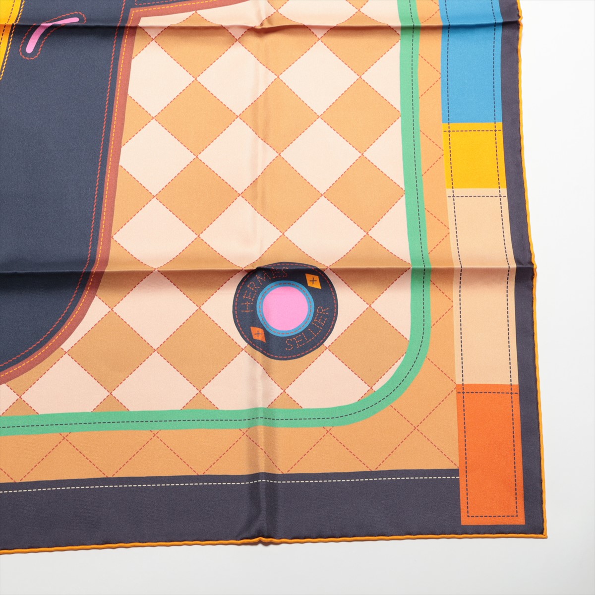 HERMES 最新作 スカーフ カレ 90 ダブルフェイス Tapis de Selle シルク100%【HERMES】Tapis de Selle ダブルフェイススカーフ 90