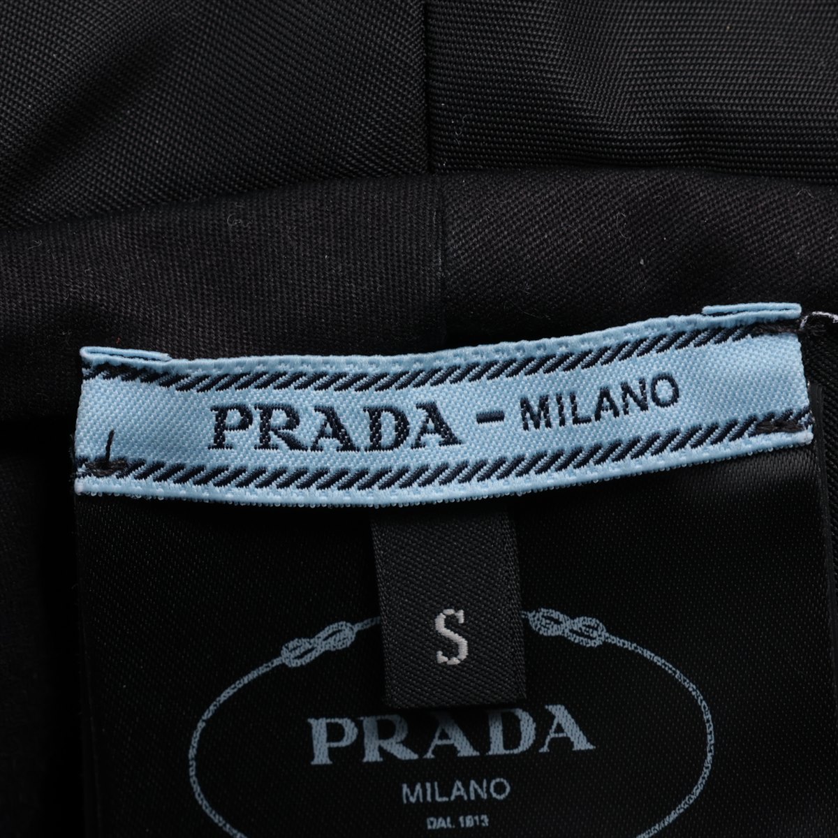 【PRADA】ブラック キルト バケットハット / Sサイズ ブラック Re-Nylon バケットハット | PRADA
