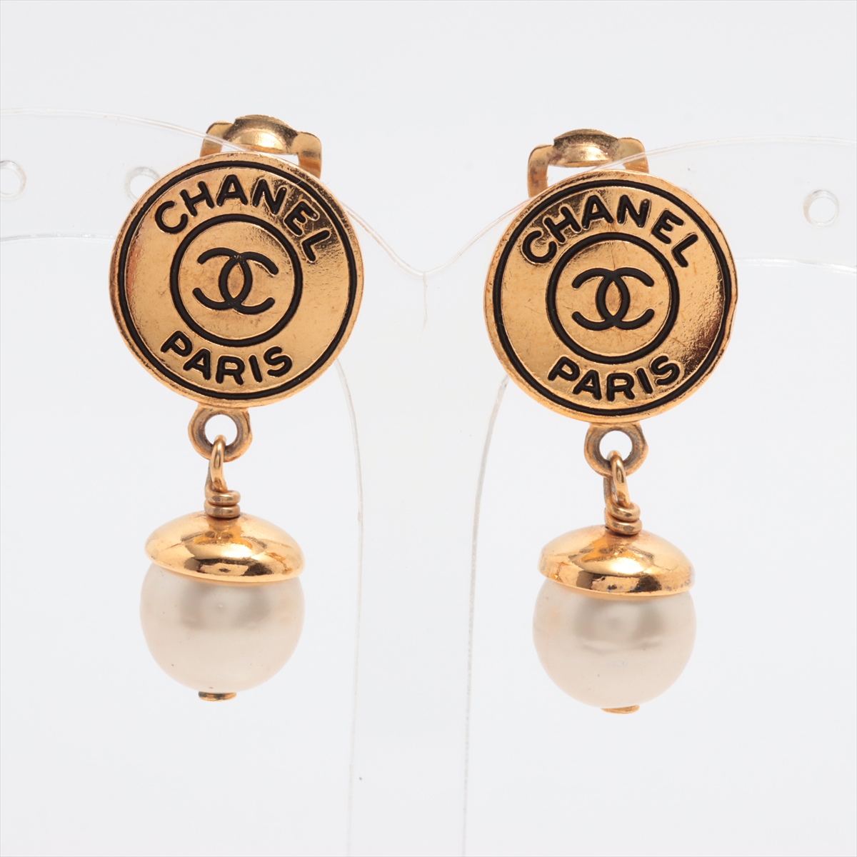 シャネルCHANEL ココ イヤリング ロゴ入り 完売必須 シャネルCHANEL ココ イヤリング ロゴ入り 完売必須 店頭完売