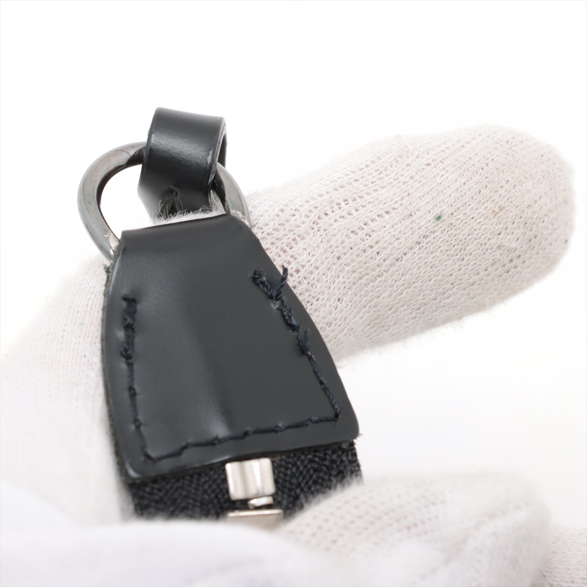 ヴィトン エピ ポシェットアクセソワール M40632 ブラック