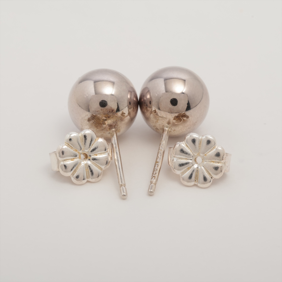 TIFFANY & Co. ハードウェアボール ピアス シルバー 925