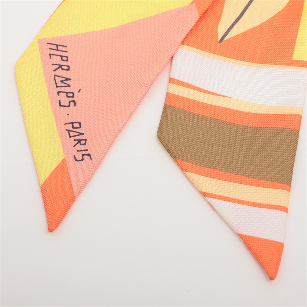 HERMES エルメス カレ90 スカーフ『JUNQUES ET SAMPANS』船 赤