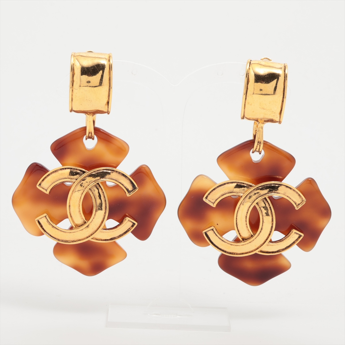CHANEL :: ココマーク レジン クリップオン イヤリング シャネル ココマーク 96P イヤリング(両耳用) メタル×レジン