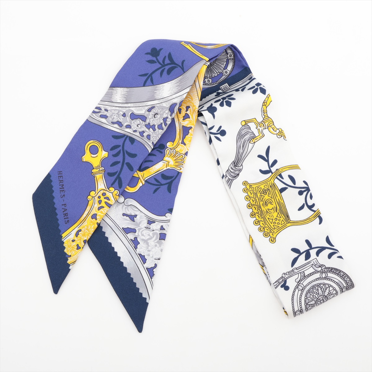 HERMES エルメス ツイリー《アルネ・ドゥ・クール