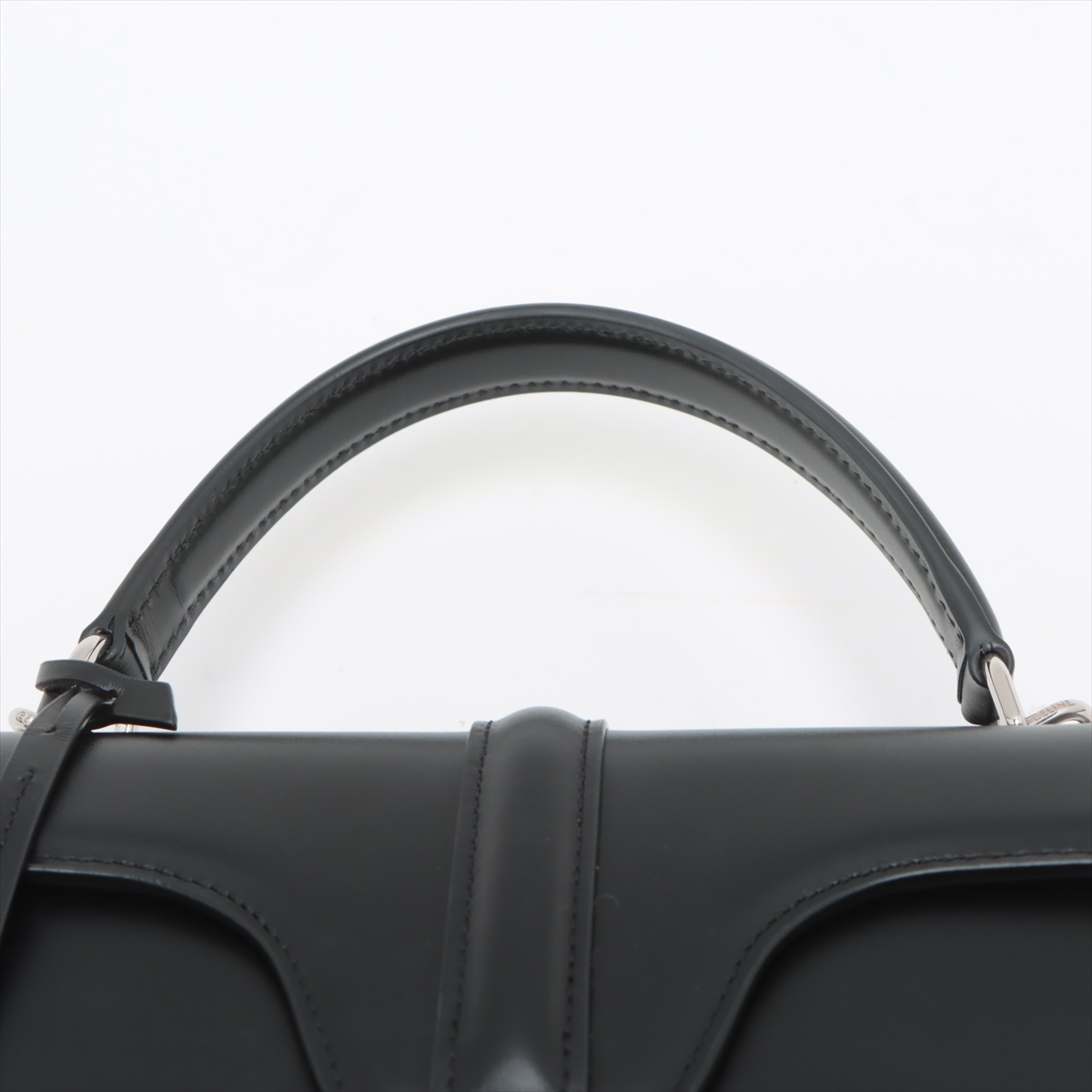 CELINE スモール 16 ハンドバッグ ブラック セリーヌ/ハンドバッグ/16 セーズ スモール/黒/カーフスキンの