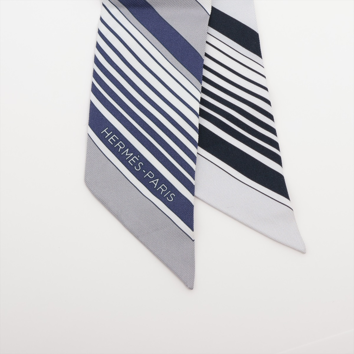 HERMES エルメス スカーフ ツイリー 『Ex-Libris Les