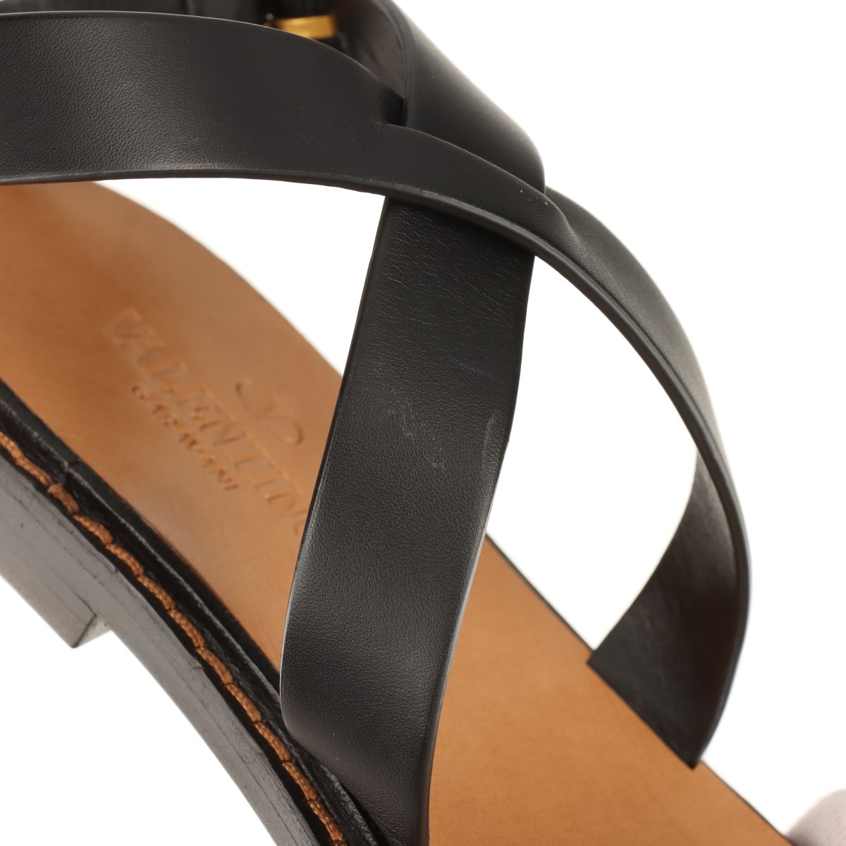 ヴァレンティノValentinoGaravaniレザーサンダル夏サマー VLogoレザーサンダル Valentino Garavani - 女性 – myCompañero