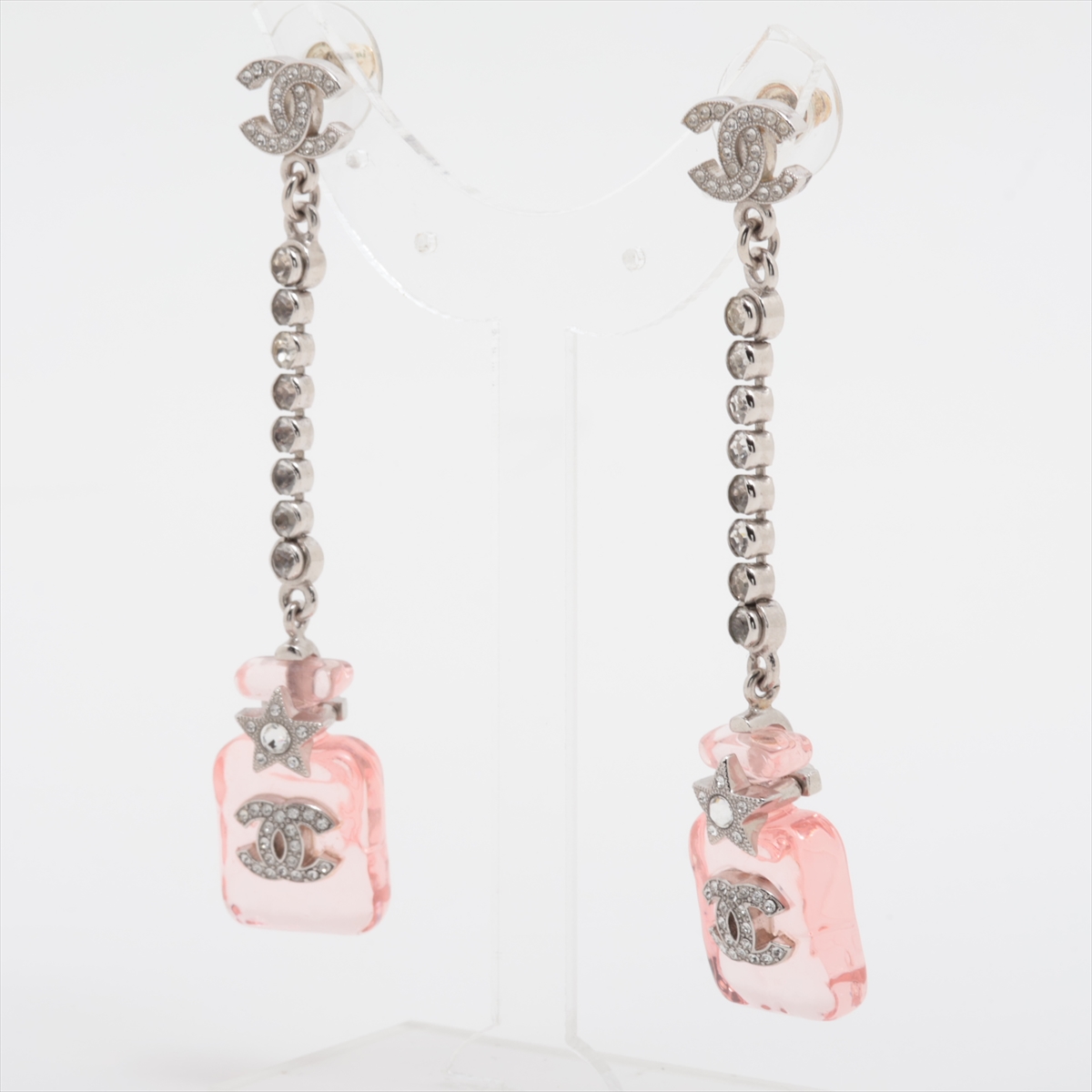 【シャネル】ピアス CCロゴ ルビー風レジンが映える☆ ピアス - メタル、レジン & ストラス、シルバー、ホワイト