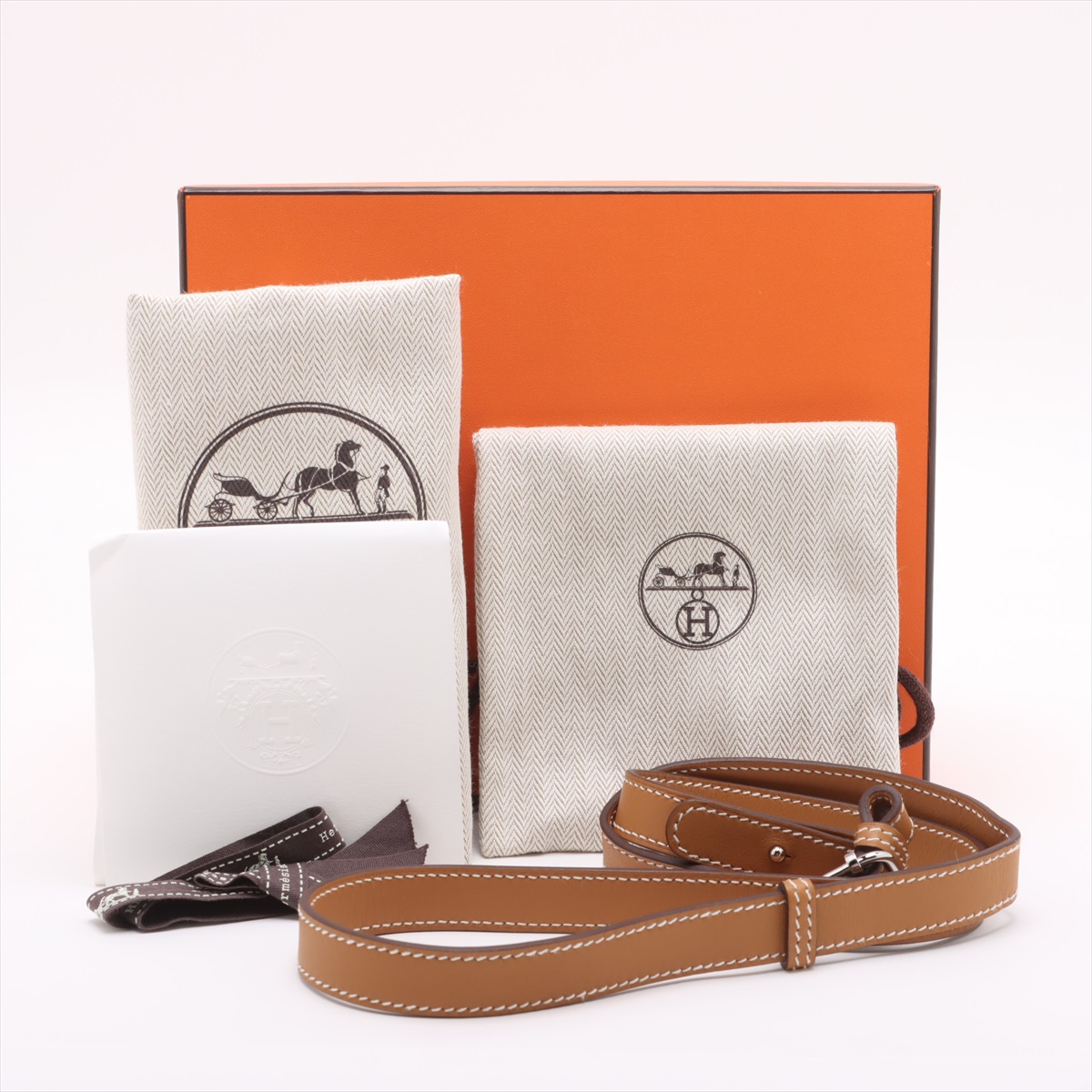 【HERMES】インザループPM キャバン シルバー金具 HERMES】希少インザループ23*シルバー金具*上品なBetonカラー