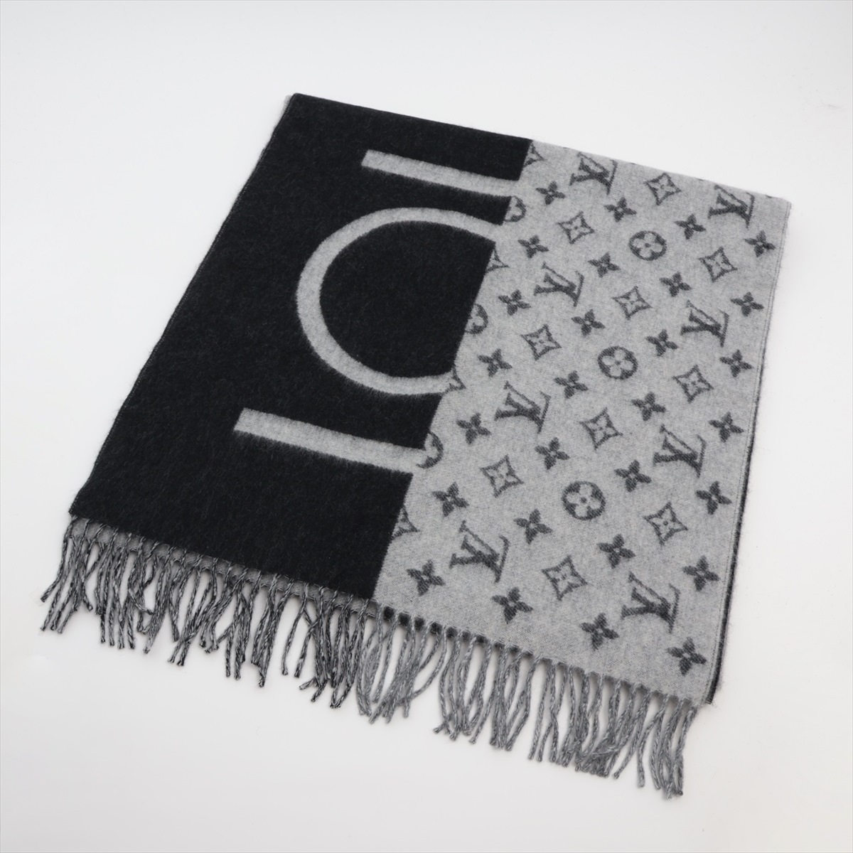 ひろ　ルイヴィトン エシャルプ・カーディフ ウールアンゴラフリンジマフラー 楽天市場】【美品】ルイヴィトン【LOUIS VUITTON】 M71348
